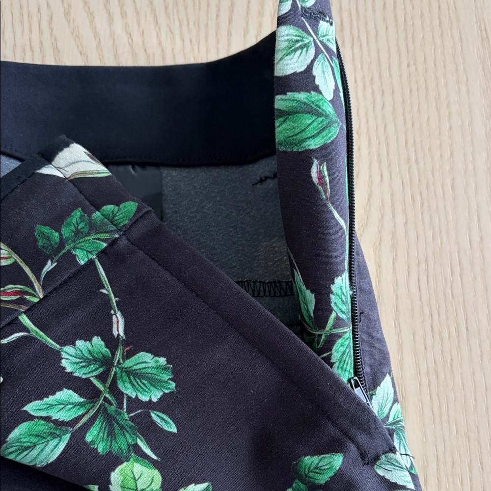 H&M Black and Green Floral Pants - Picture 3 of 8